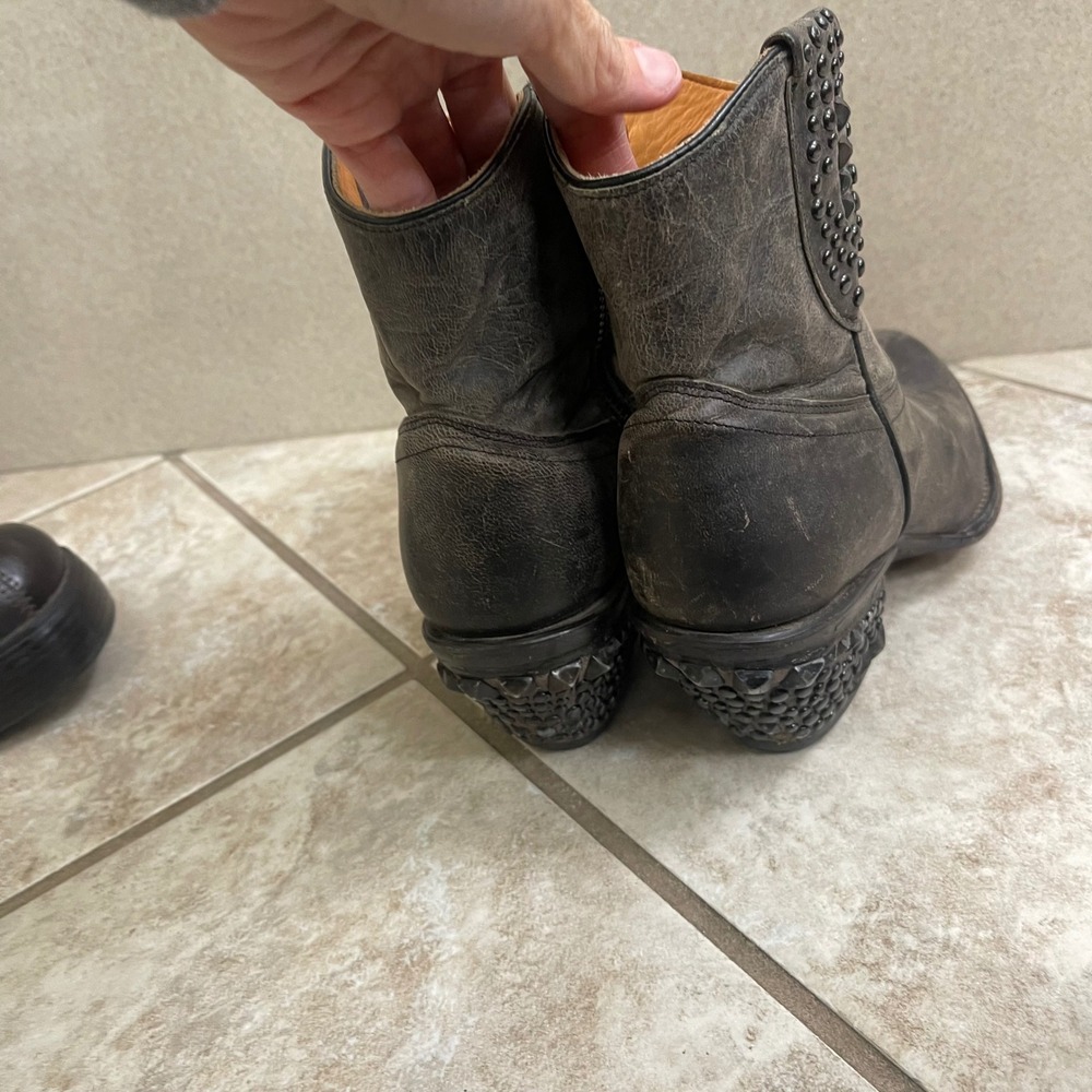 Lucchese Janis Distressed Sz 7.5B Leather Studded Western Ankle Boots Women's - Picture 3 of 13